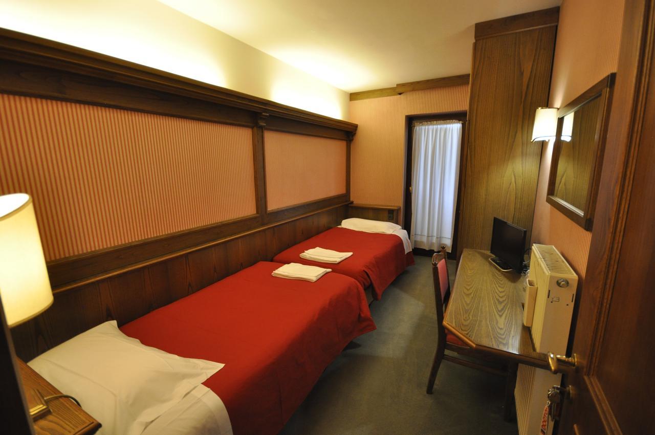 Hotel La Lepre Bianca Галион Екстериор снимка