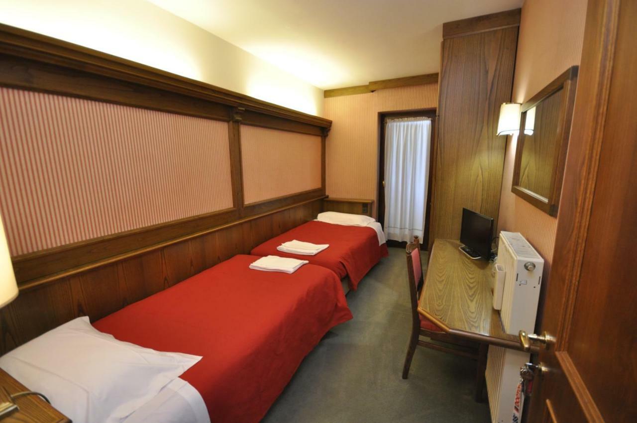 Hotel La Lepre Bianca Галион Екстериор снимка